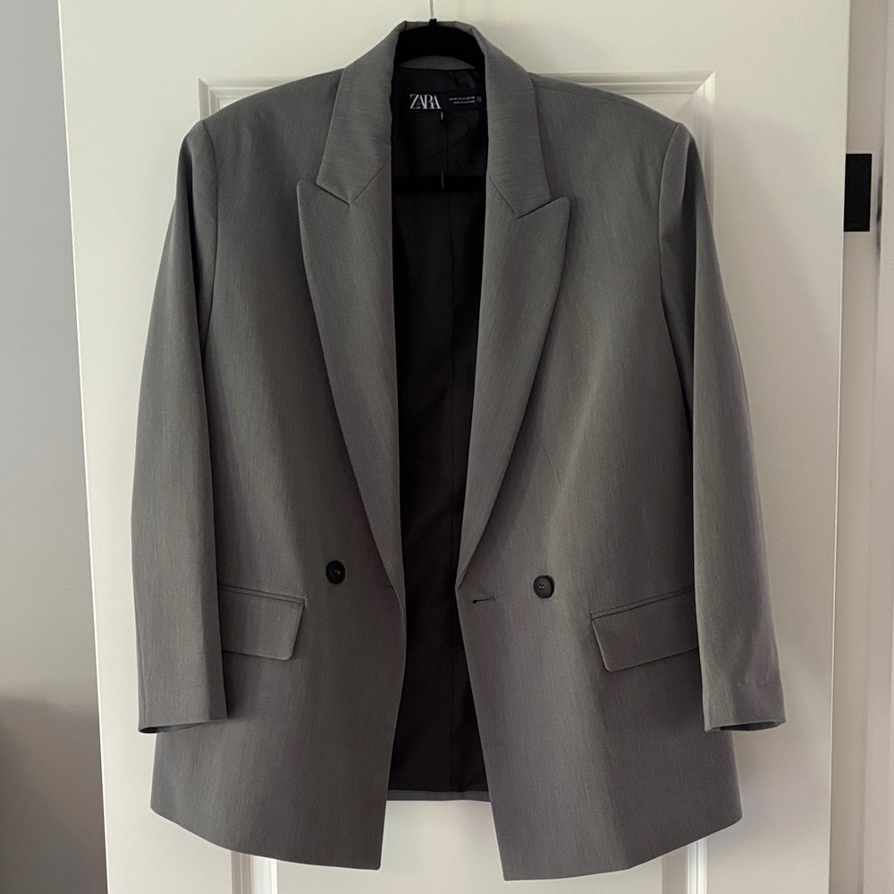 Zara Women's Gray Blazer (never worn)